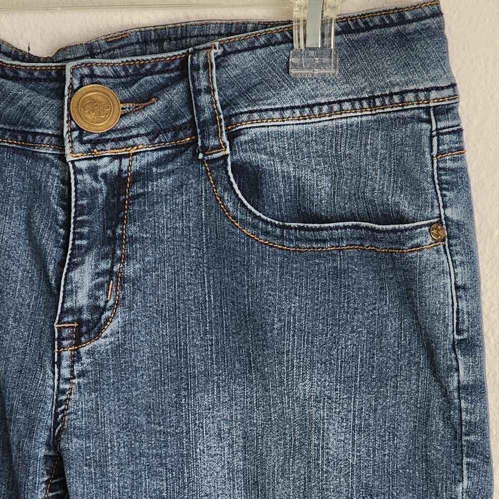 Bubblegum Women's Capris 5 Pocket Style Zip & Button Close Rivet Detail Sz 14 - Picture 2 of 9